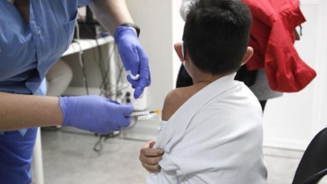 Llegan al país 2,7 millones vacunas y en breve iniciará la vacunación pediátrica contra el coronavirus